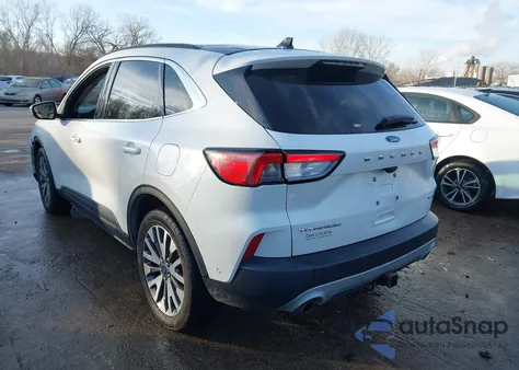 2020 Ford Escape Titanium z USA, uszkodzony, nr VIN 1FMCU9J99LUB09889